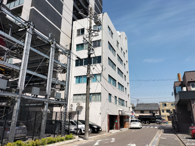 愛知県名古屋市東区古出来1-1-8古出来ビル駐車場の駐車場写真
