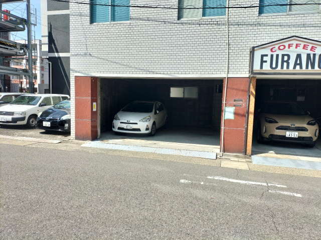 愛知県名古屋市東区古出来1-1-8古出来ビル駐車場の駐車場写真