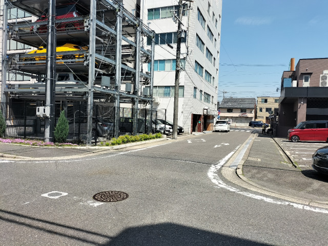 愛知県名古屋市東区古出来1-1-8古出来ビル駐車場の駐車場写真