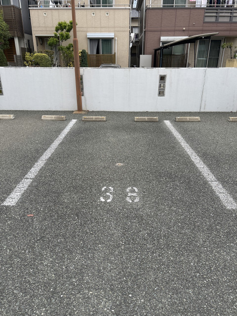 地行3丁目16-12駐車場38番の駐車場写真
