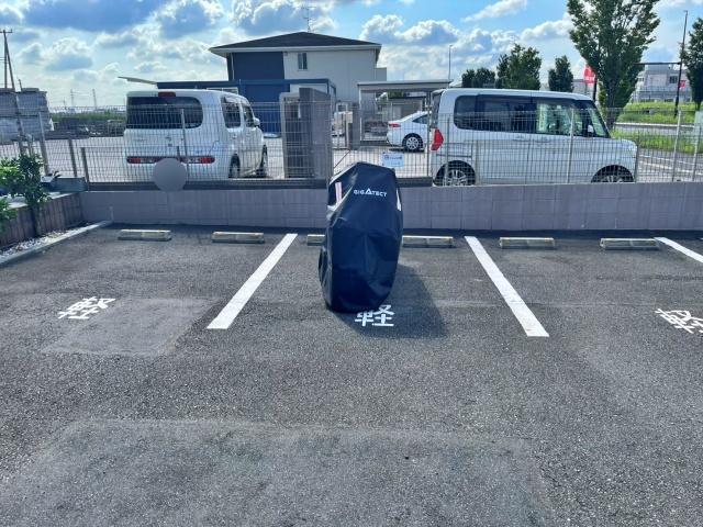 アベニール浦和美園駐車場の駐車場写真