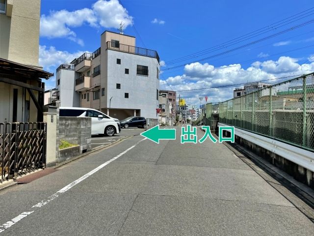 ＊必ず車止めまで駐車＊ カトーガレージ【21】 / バイク専用の駐車場写真