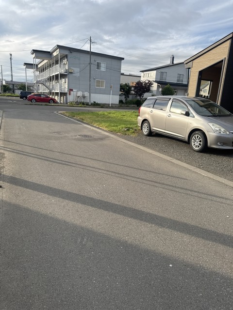 7条西17丁目6-44駐車場の駐車場写真