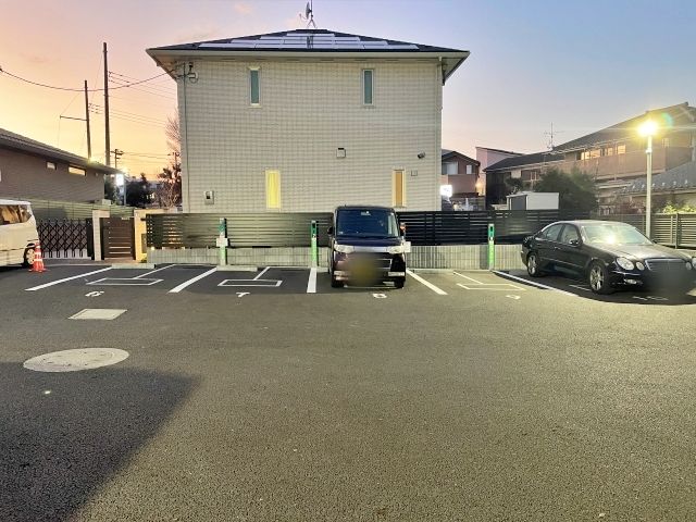 リロの駐車場 上祖師谷6丁目の駐車場写真