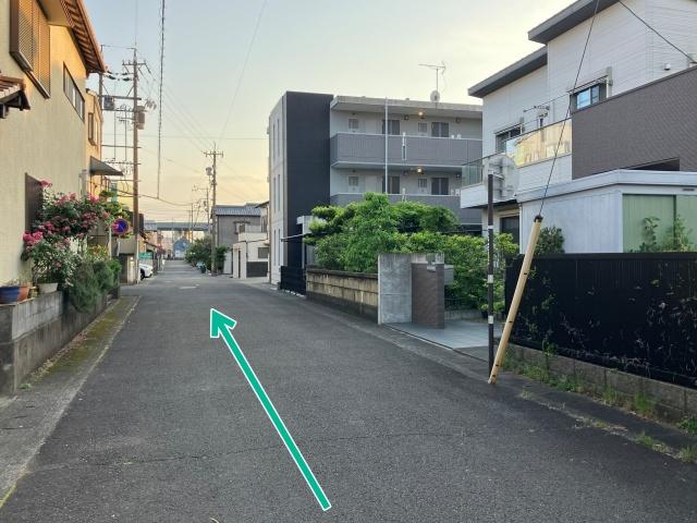 [c4430]中之郷2丁目22 駐車場の駐車場写真