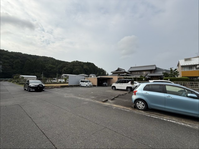 岐阜県岐阜市上土居864-1の駐車場写真