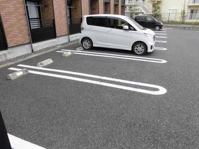 レオネクストマルベリー駐車場【53360】の駐車場写真