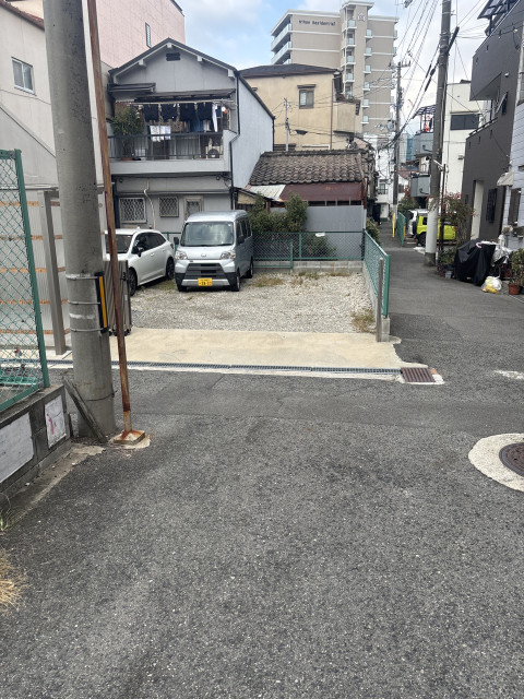 天王寺町北2丁目27-3駐車場の駐車場写真