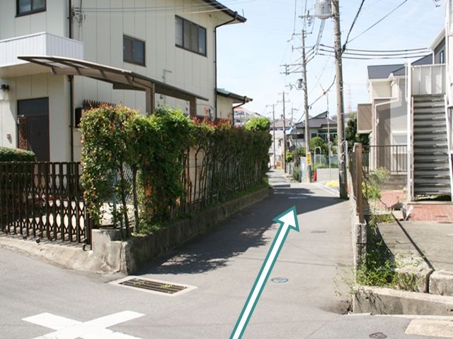 枚方市牧野阪1-24 枚方パークの駐車場写真
