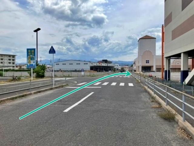 フジグラン今治 平面駐車場【今治市民のまつり2026年8月9日(日)】の駐車場写真