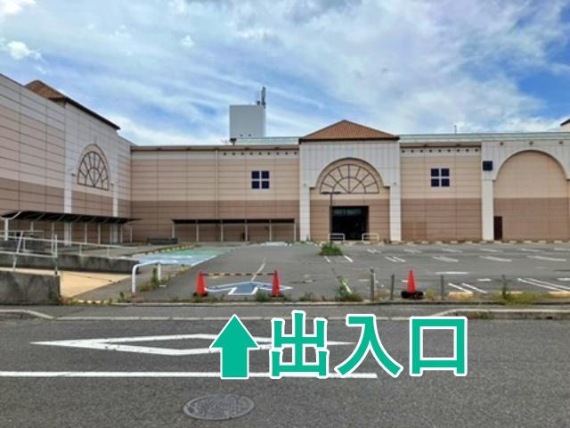 フジグラン今治 平面駐車場【今治市民のまつり2026年8月9日(日)】の駐車場写真