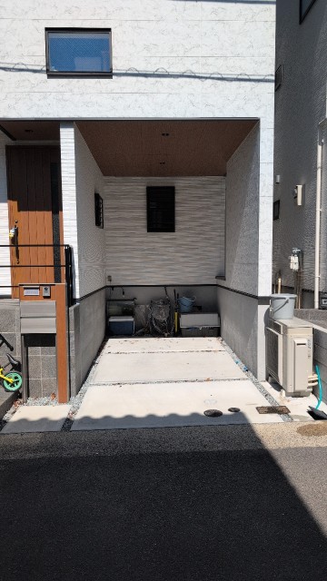 雪御所町8-18-4駐車場の駐車場写真