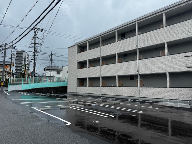 グランディール古市橋 駅前駐車場の駐車場写真