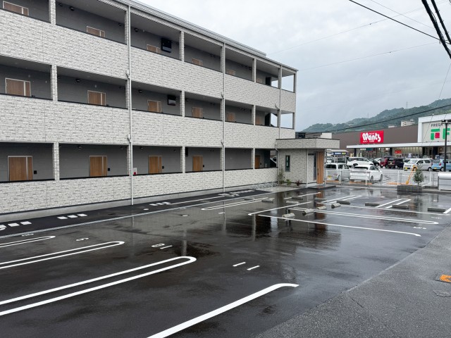 グランディール古市橋 駅前駐車場の駐車場写真