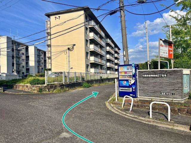 御池台2丁 団地駐車場(7号棟付近)の駐車場写真