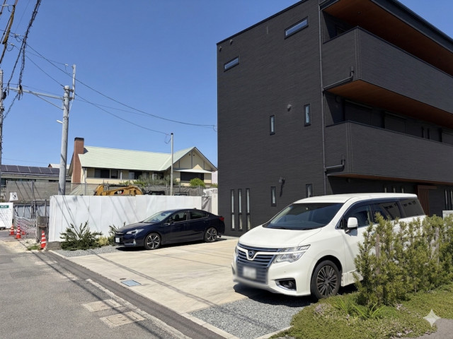 明神町4丁目踏切西駐車場の駐車場写真