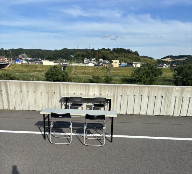 【Fエリア】堤防桟敷席 F3エリア ペアシート＜テーブル・イス席（2名）＞の駐車場写真