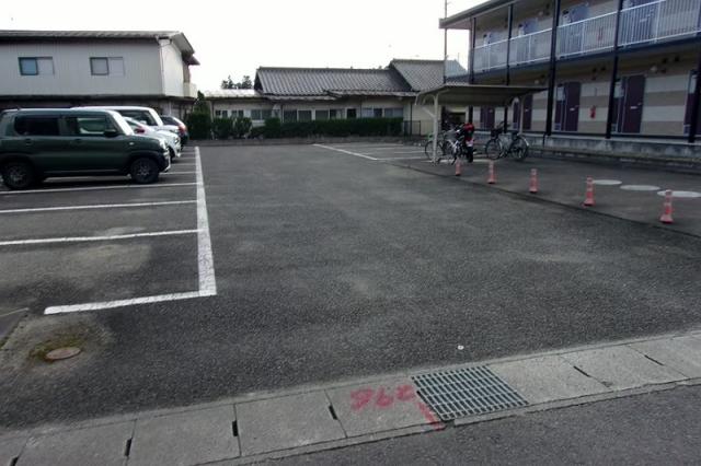 レオパレス荒井駐車場【37759】の駐車場写真