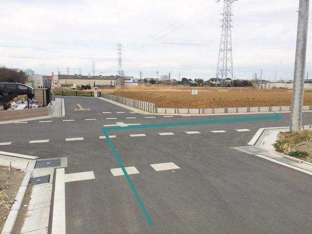 道順4. こちらを右折してください