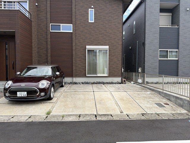 岐阜県岐阜市長良東郷町の駐車場写真
