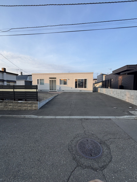 もみじ台南1丁目6-8駐車場の駐車場写真