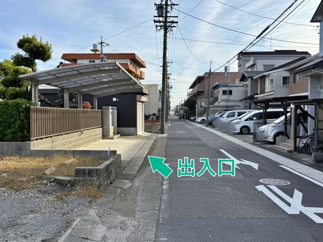 西区あかしろ駐車場【屋根付舗装】の駐車場写真