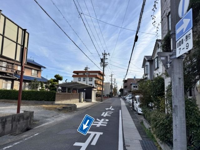 西区あかしろ駐車場【屋根付舗装】の駐車場写真