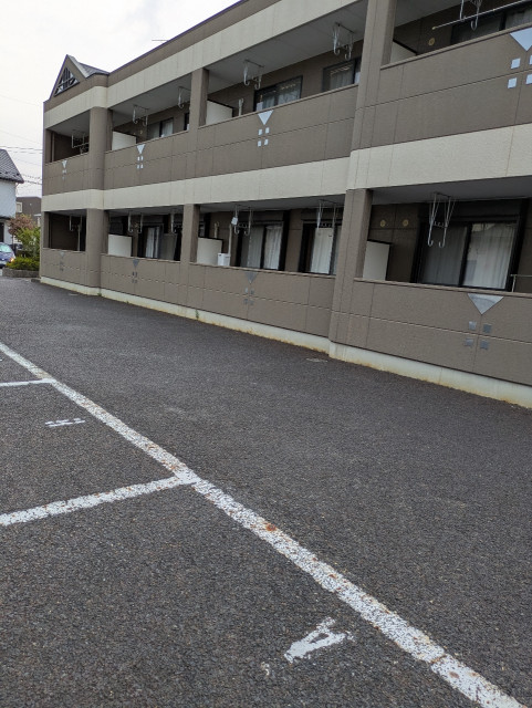 パラシオン八王子【　 A　】一番奥の駐車場写真