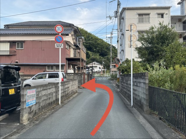八幡浜江戸岡1丁目の駐車場写真