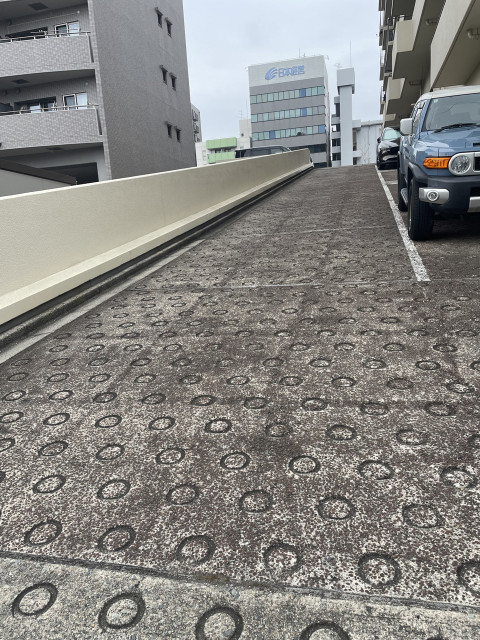 緑地公園駅前駐車場の駐車場写真