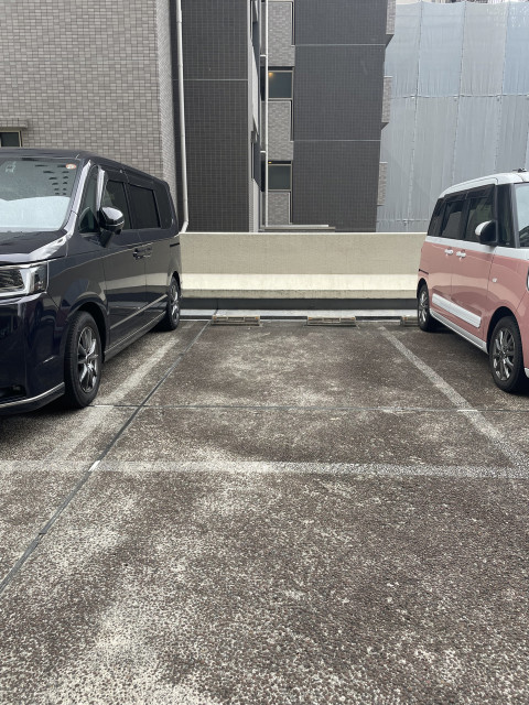 緑地公園駅前駐車場の駐車場写真