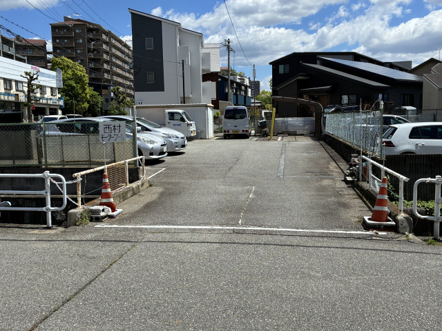 西村モータープールの駐車場写真