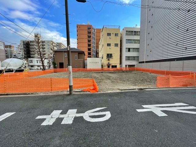 日枝町四丁目 空き地駐車場の駐車場写真