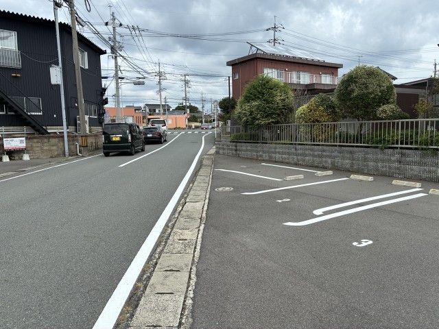亀浦3丁目1-32駐車場　3番の駐車場写真