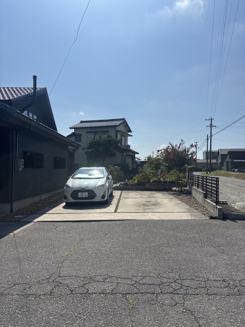 高岡本町秋葉55-4駐車場の駐車場写真