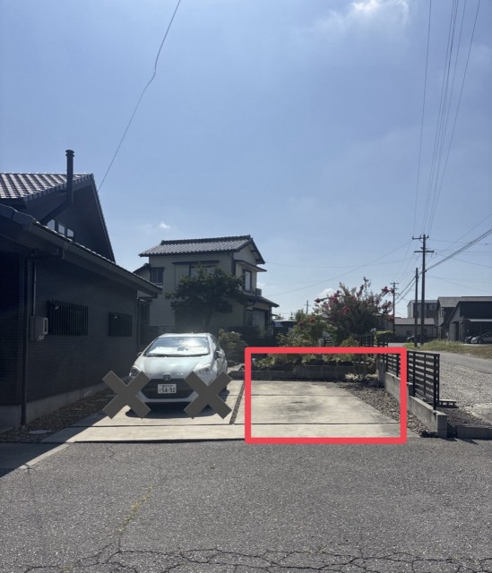 高岡本町秋葉55-4駐車場の駐車場写真