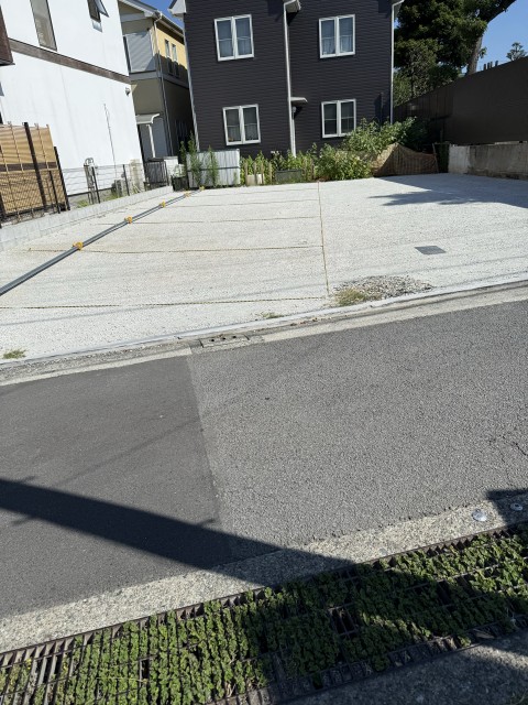 本町4丁目小出月極駐車場/