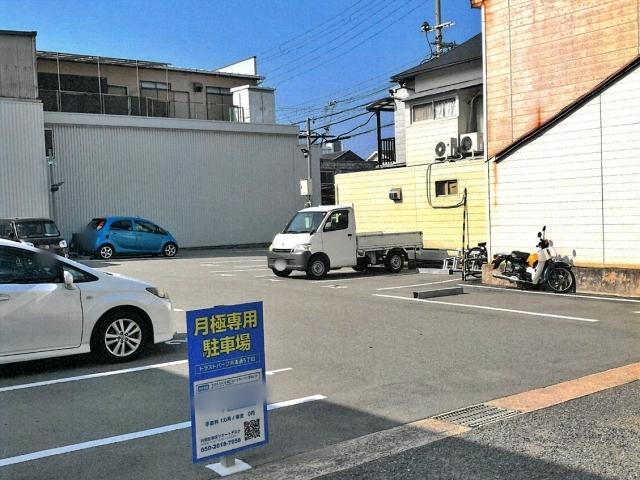 トラストパーク浜添通5丁目の駐車場写真