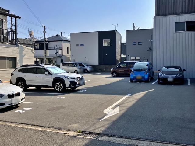 トラストパーク浜添通5丁目の駐車場写真