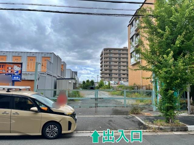 ミスターP新北島5丁目の駐車場写真