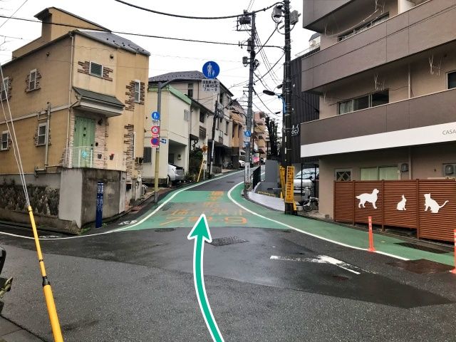一方通行の入り口。