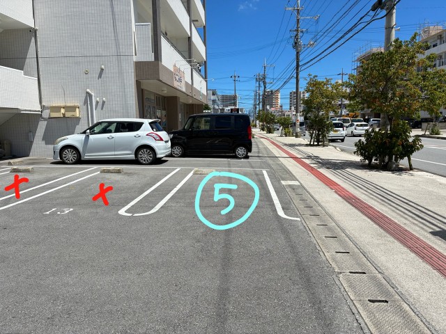 土曜日等駐車場の駐車場写真