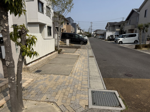 庄野共進3丁目2-48駐車場の駐車場写真