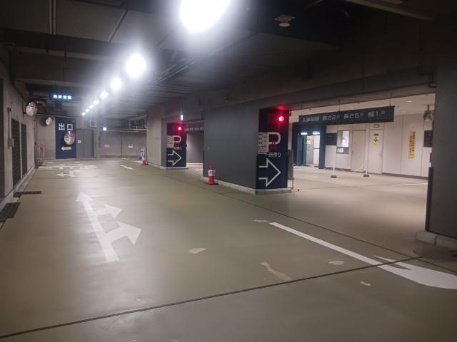 堂島アバンザビル駐車場　期間限定宿泊パック【月〜金8時〜翌日22時】入庫19時までの駐車場写真