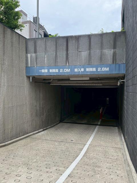 堂島アバンザビル駐車場　期間限定宿泊パック【月〜金8時〜翌日22時】入庫19時までの駐車場写真