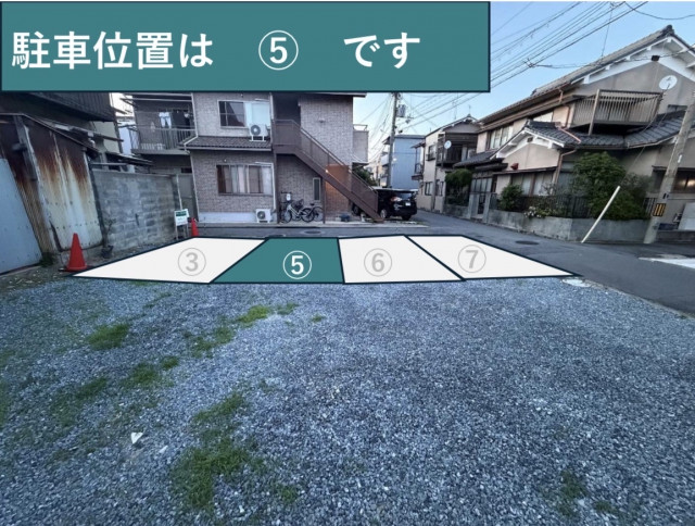 停止中の駐車場写真