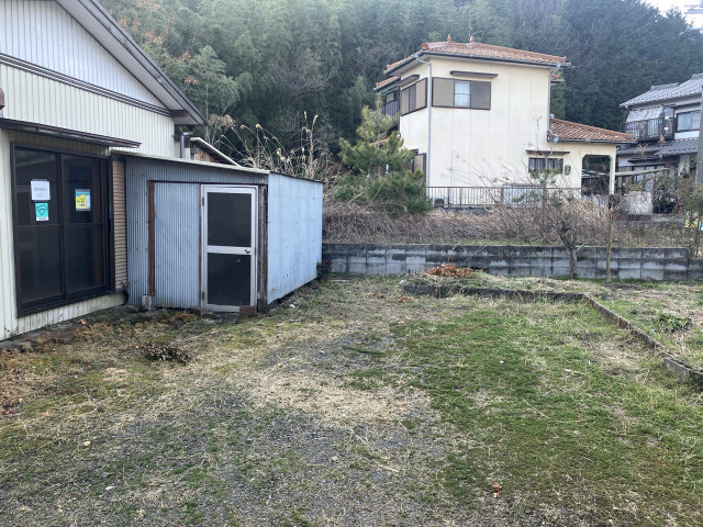 岐阜市岩崎360-6の駐車場写真