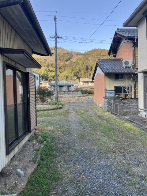 岐阜市岩崎360-6の駐車場写真