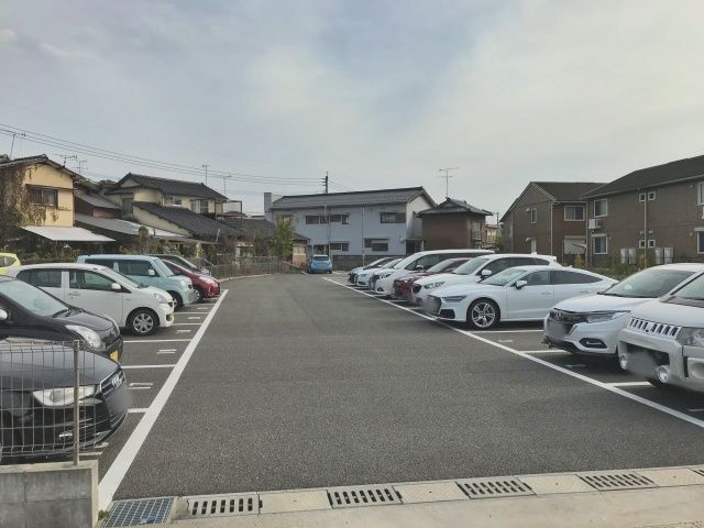 駐車場写真2