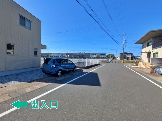 新貝1丁目10-7駐車場【1】の駐車場写真